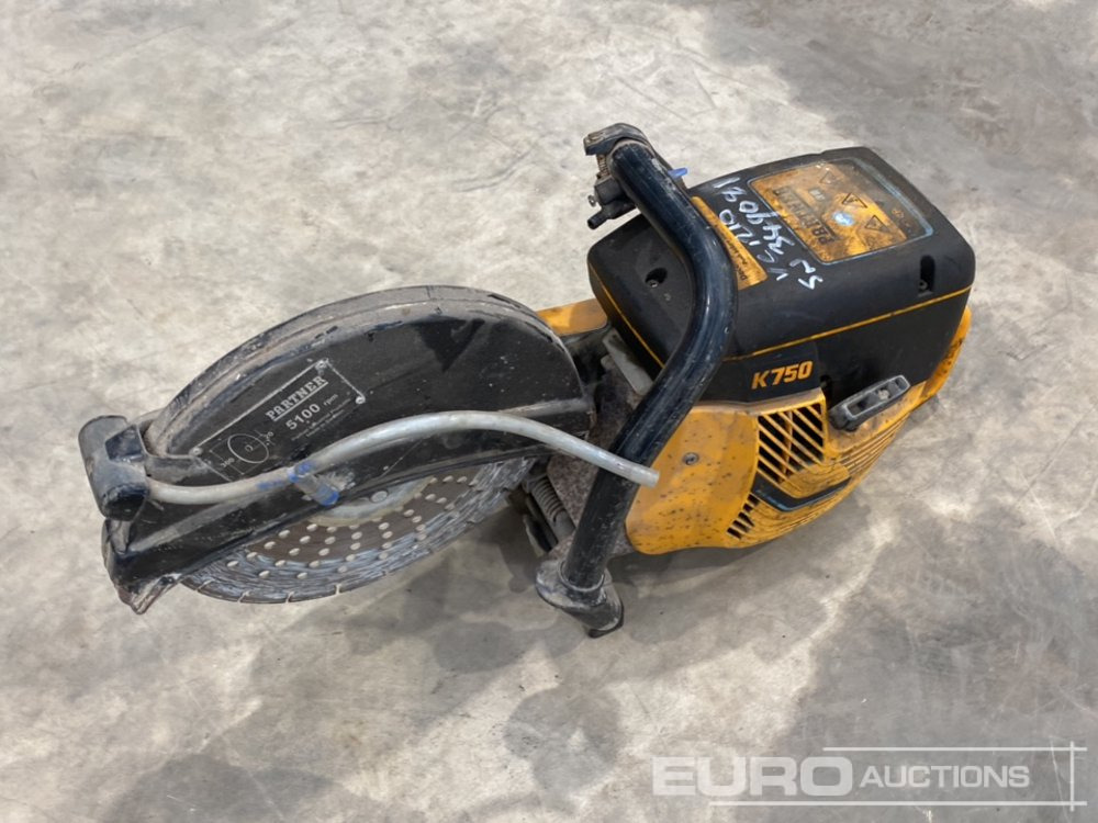 Partner K750 Petrol Consaw - آلة أسفلت: صورة 1 Partner K750 Petrol Consaw - آلة أسفلت: صورة 1