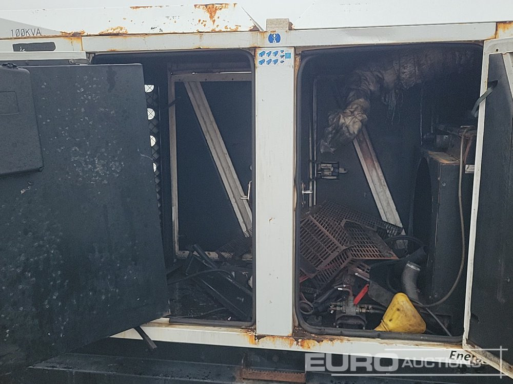 مجموعة المولدات SDMO R110: صورة 12