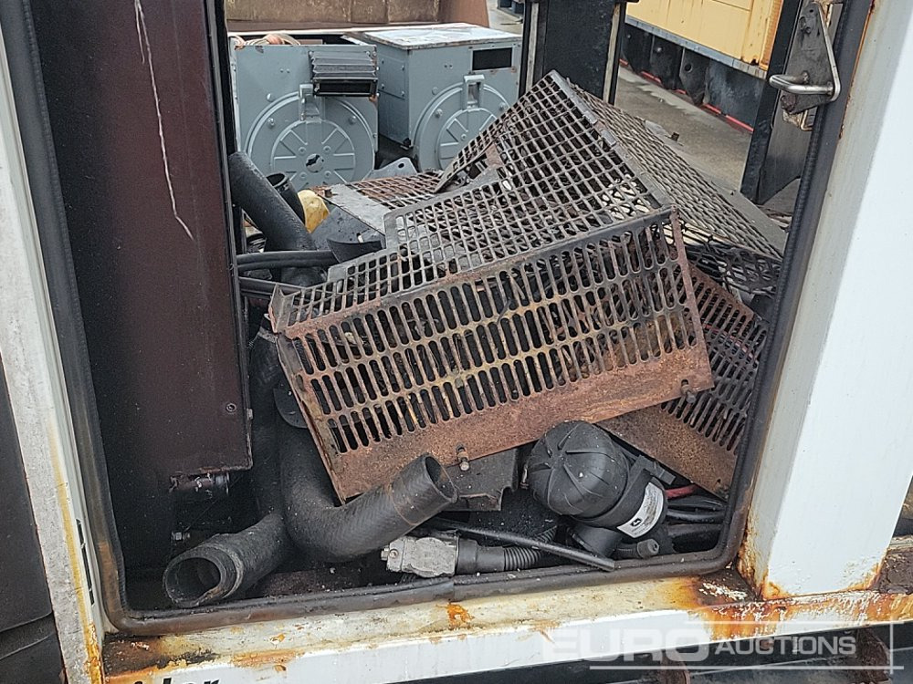 مجموعة المولدات SDMO R110: صورة 21