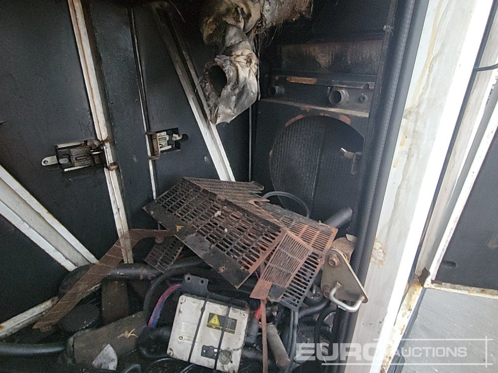 مجموعة المولدات SDMO R110: صورة 15