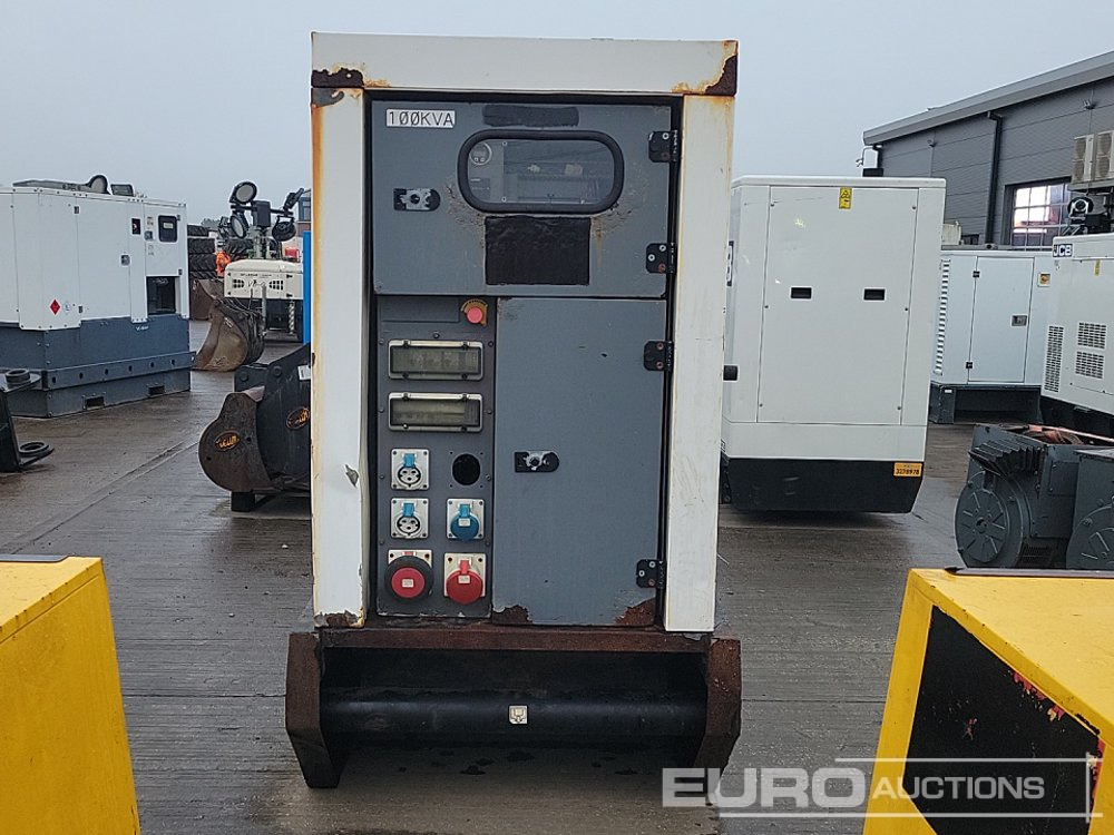 مجموعة المولدات SDMO R110: صورة 8