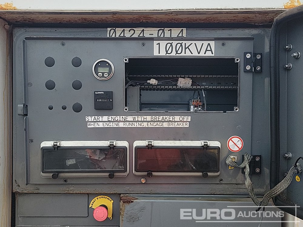 مجموعة المولدات SDMO R110: صورة 9