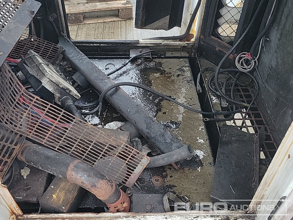 مجموعة المولدات SDMO R110: صورة 24