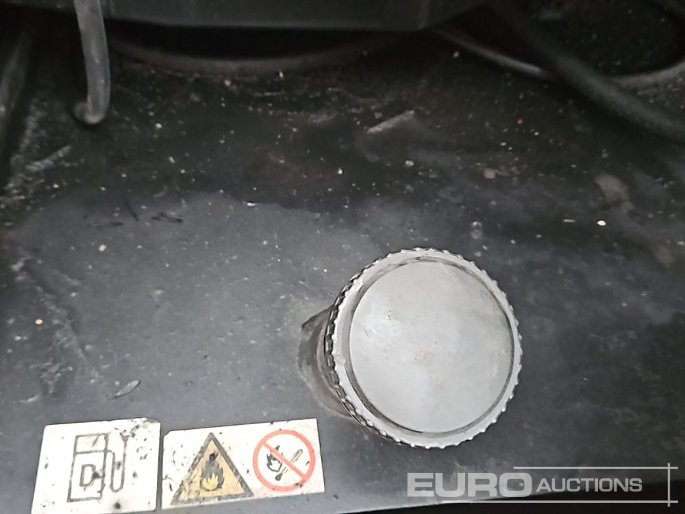 مجموعة المولدات SDMO R165: صورة 12