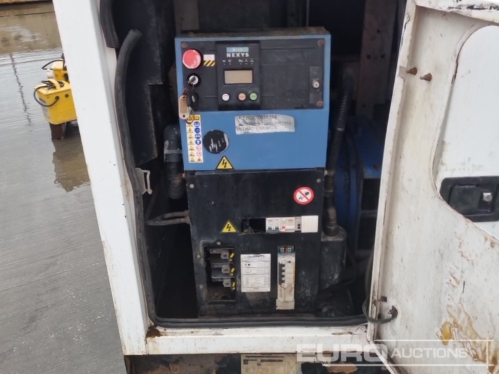 مجموعة المولدات SDMO R22: صورة 9