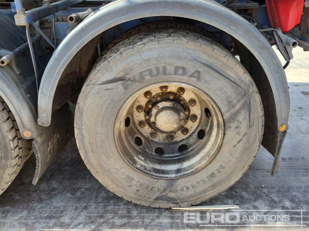 شاحنة صهريج Scania 94D 310: صورة 11