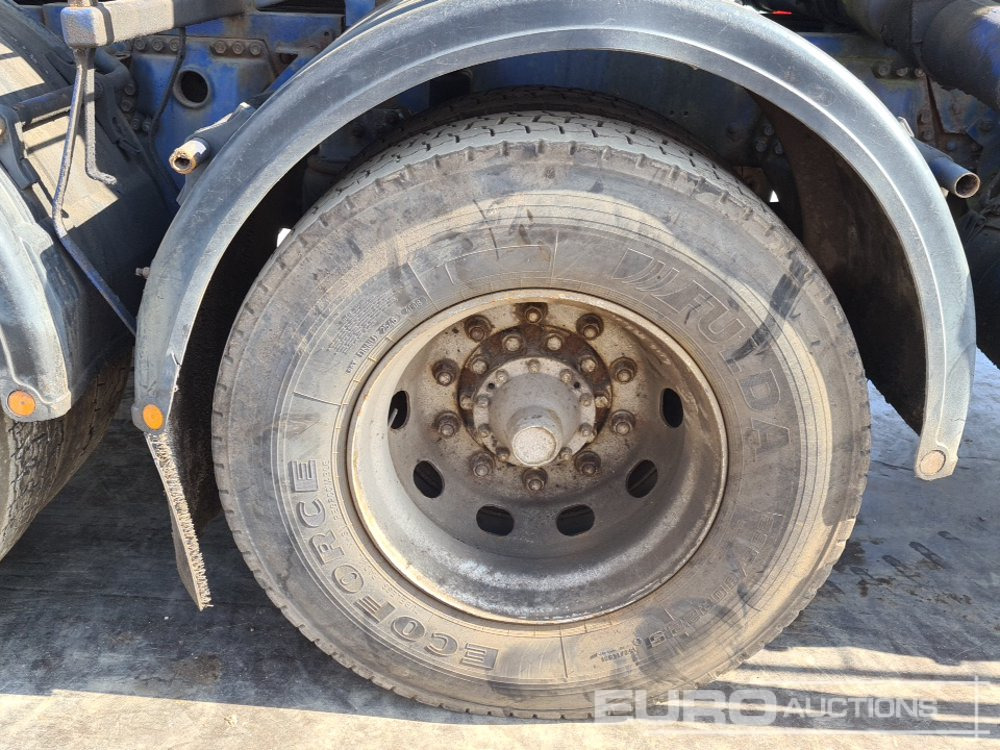 شاحنة صهريج Scania 94D 310: صورة 13