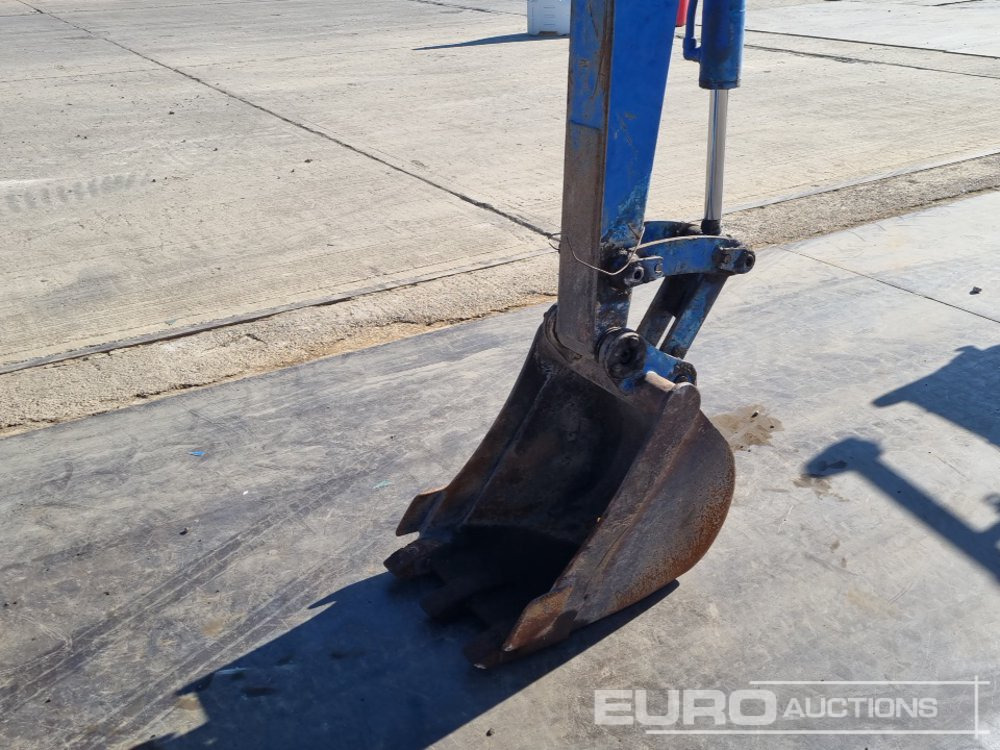حفارة مُصَّغرة Takeuchi TB030: صورة 29