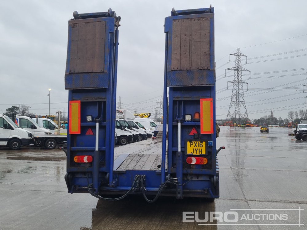 Tirsan Tri Axle Step Frame Low Loader Trailer, Neck Ramps, Out Riggers, Hydraulic Flip Toe Ramps - عربة منخفضة مسطحة نصف مقطورة: صورة 4 Tirsan Tri Axle Step Frame Low Loader Trailer, Neck Ramps, Out Riggers, Hydraulic Flip Toe Ramps - عربة منخفضة مسطحة نصف مقطورة: صورة 4