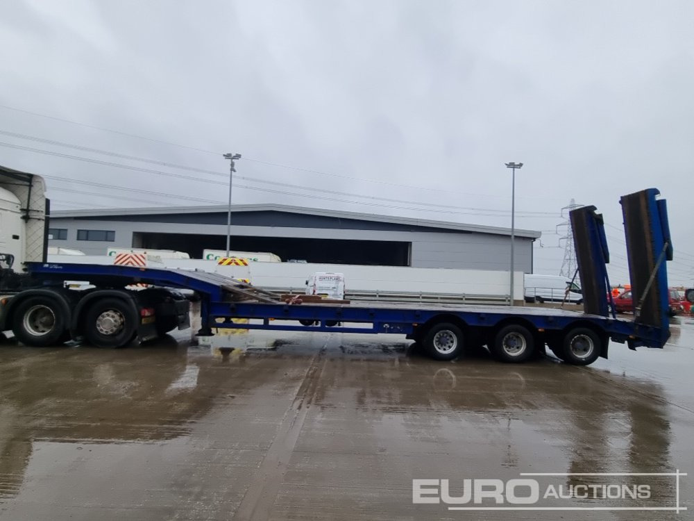 Tirsan Tri Axle Step Frame Low Loader Trailer, Neck Ramps, Out Riggers, Hydraulic Flip Toe Ramps - عربة منخفضة مسطحة نصف مقطورة: صورة 2 Tirsan Tri Axle Step Frame Low Loader Trailer, Neck Ramps, Out Riggers, Hydraulic Flip Toe Ramps - عربة منخفضة مسطحة نصف مقطورة: صورة 2