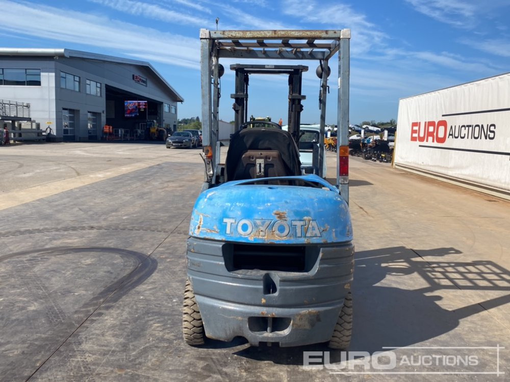 Toyota FG15 Petrol Forklift, 2 Stage Mast - رافعة شوكية: صورة 4 Toyota FG15 Petrol Forklift, 2 Stage Mast - رافعة شوكية: صورة 4