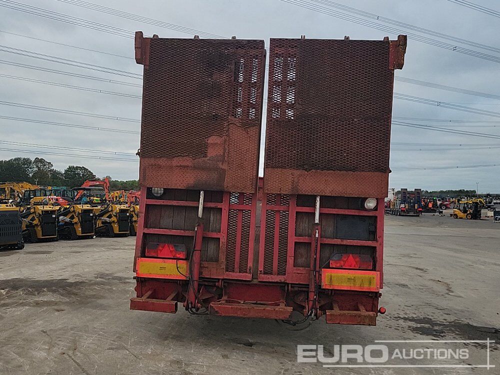 Tri Axle Low Loader Trailer, Winch, Hydraulic Ramp (Rar Axle Dragging) (Cannot Be Reconsigned) - عربة منخفضة مسطحة نصف مقطورة: صورة 4 Tri Axle Low Loader Trailer, Winch, Hydraulic Ramp (Rar Axle Dragging) (Cannot Be Reconsigned) - عربة منخفضة مسطحة نصف مقطورة: صورة 4