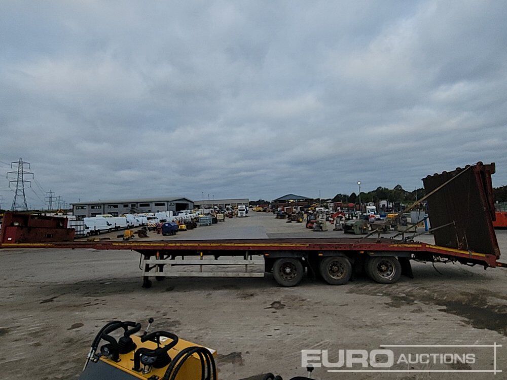 Tri Axle Low Loader Trailer, Winch, Hydraulic Ramp (Rar Axle Dragging) (Cannot Be Reconsigned) - عربة منخفضة مسطحة نصف مقطورة: صورة 2 Tri Axle Low Loader Trailer, Winch, Hydraulic Ramp (Rar Axle Dragging) (Cannot Be Reconsigned) - عربة منخفضة مسطحة نصف مقطورة: صورة 2