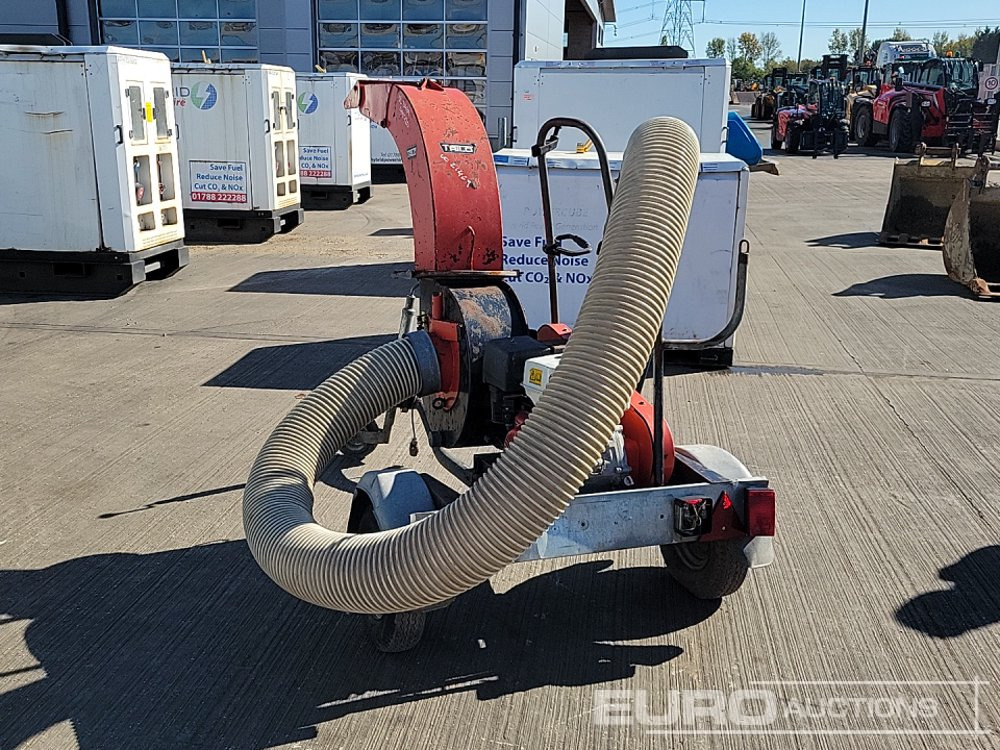 Trilo Petrol Towable Vacuum Loader, Honda Engine - الآلات الزراعية: صورة 3 Trilo Petrol Towable Vacuum Loader, Honda Engine - الآلات الزراعية: صورة 3