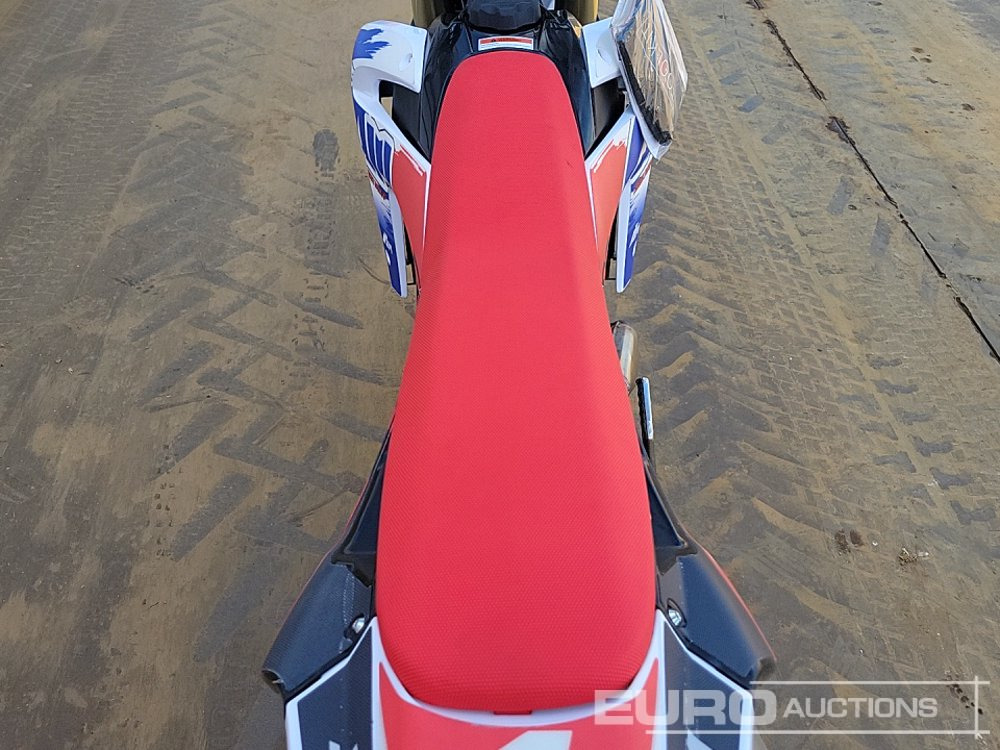 دراجة نارية Unused 2025 Apollo Storm 300cc Motorcross Bike, 21" Front, 18" Rear Tyres, Electric Start, Air Cooled, Hydraulic Suspension, Disc Brakes, Lighting Kit (UNASSEMBLED): صورة 29 دراجة نارية Unused 2025 Apollo Storm 300cc Motorcross Bike, 21" Front, 18" Rear Tyres, Electric Start, Air Cooled, Hydraulic Suspension, Disc Brakes, Lighting Kit (UNASSEMBLED): صورة 29