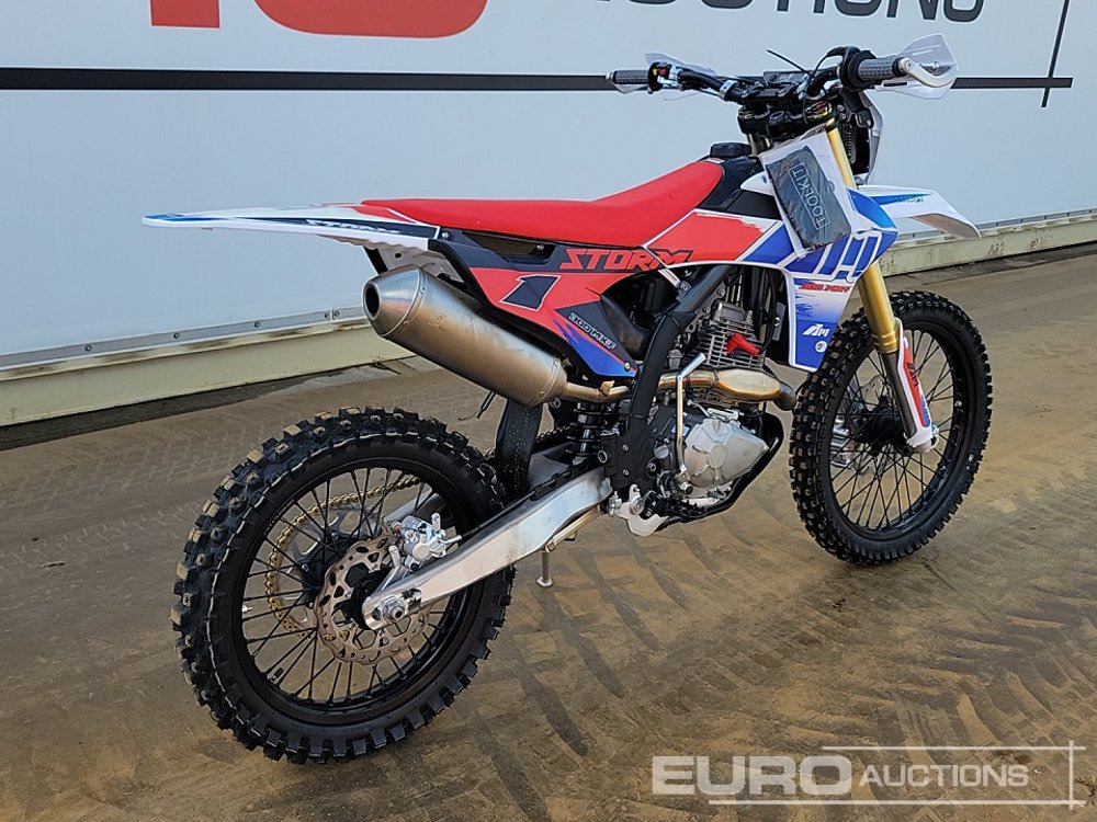 Unused 2025 Apollo Storm 300cc Motorcross Bike, 21" Front, 18" Rear Tyres, Electric Start, Air Cooled, Hydraulic Suspension, Disc Brakes, Lighting Kit (UNASSEMBLED) - دراجة نارية: صورة 5 Unused 2025 Apollo Storm 300cc Motorcross Bike, 21" Front, 18" Rear Tyres, Electric Start, Air Cooled, Hydraulic Suspension, Disc Brakes, Lighting Kit (UNASSEMBLED) - دراجة نارية: صورة 5