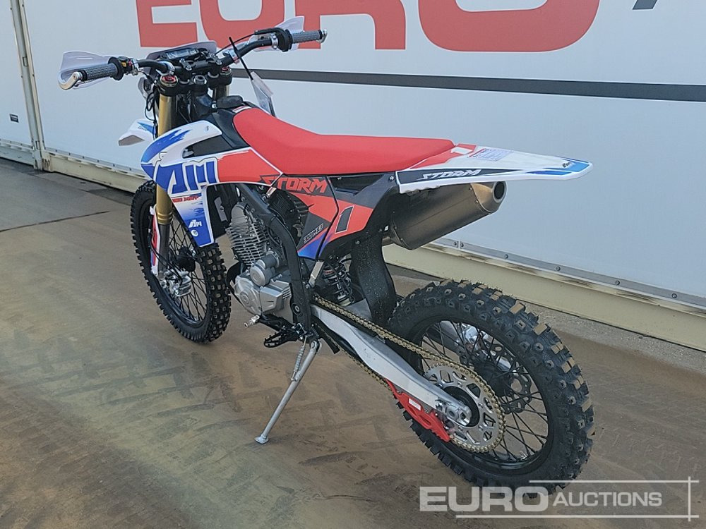 Unused 2025 Apollo Storm 300cc Motorcross Bike, 21" Front, 18" Rear Tyres, Electric Start, Air Cooled, Hydraulic Suspension, Disc Brakes, Lighting Kit (UNASSEMBLED) - دراجة نارية: صورة 3 Unused 2025 Apollo Storm 300cc Motorcross Bike, 21" Front, 18" Rear Tyres, Electric Start, Air Cooled, Hydraulic Suspension, Disc Brakes, Lighting Kit (UNASSEMBLED) - دراجة نارية: صورة 3