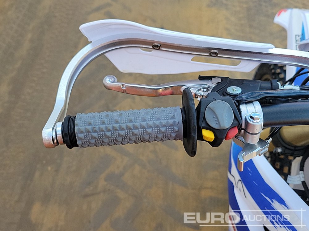 دراجة نارية Unused 2025 Apollo Storm 300cc Motorcross Bike, 21" Front, 18" Rear Tyres, Electric Start, Air Cooled, Hydraulic Suspension, Disc Brakes, Lighting Kit (UNASSEMBLED): صورة 30 دراجة نارية Unused 2025 Apollo Storm 300cc Motorcross Bike, 21" Front, 18" Rear Tyres, Electric Start, Air Cooled, Hydraulic Suspension, Disc Brakes, Lighting Kit (UNASSEMBLED): صورة 30