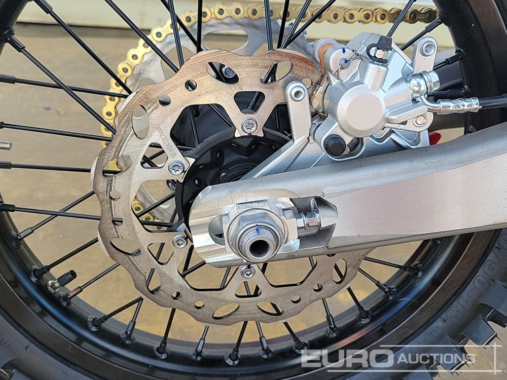 دراجة نارية Unused 2025 Apollo Storm 300cc Motorcross Bike, 21" Front, 18" Rear Tyres, Electric Start, Air Cooled, Hydraulic Suspension, Disc Brakes, Lighting Kit (UNASSEMBLED): صورة 13 دراجة نارية Unused 2025 Apollo Storm 300cc Motorcross Bike, 21" Front, 18" Rear Tyres, Electric Start, Air Cooled, Hydraulic Suspension, Disc Brakes, Lighting Kit (UNASSEMBLED): صورة 13