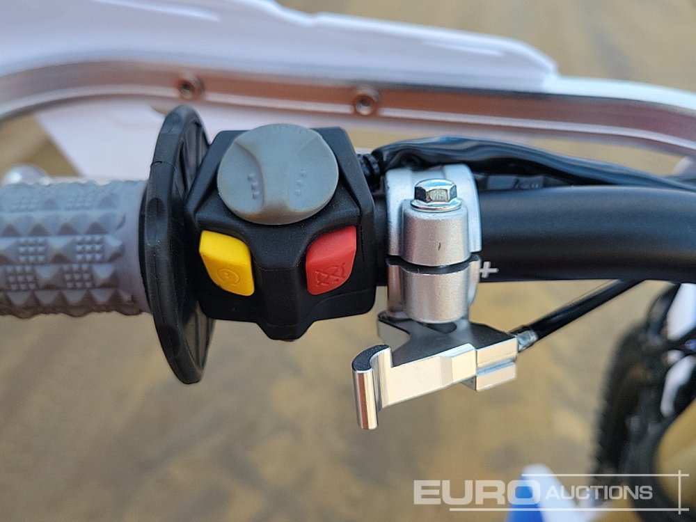 دراجة نارية Unused 2025 Apollo Storm 300cc Motorcross Bike, 21" Front, 18" Rear Tyres, Electric Start, Air Cooled, Hydraulic Suspension, Disc Brakes, Lighting Kit (UNASSEMBLED): صورة 31 دراجة نارية Unused 2025 Apollo Storm 300cc Motorcross Bike, 21" Front, 18" Rear Tyres, Electric Start, Air Cooled, Hydraulic Suspension, Disc Brakes, Lighting Kit (UNASSEMBLED): صورة 31