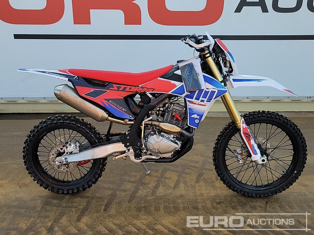 دراجة نارية Unused 2025 Apollo Storm 300cc Motorcross Bike, 21" Front, 18" Rear Tyres, Electric Start, Air Cooled, Hydraulic Suspension, Disc Brakes, Lighting Kit (UNASSEMBLED): صورة 6 دراجة نارية Unused 2025 Apollo Storm 300cc Motorcross Bike, 21" Front, 18" Rear Tyres, Electric Start, Air Cooled, Hydraulic Suspension, Disc Brakes, Lighting Kit (UNASSEMBLED): صورة 6