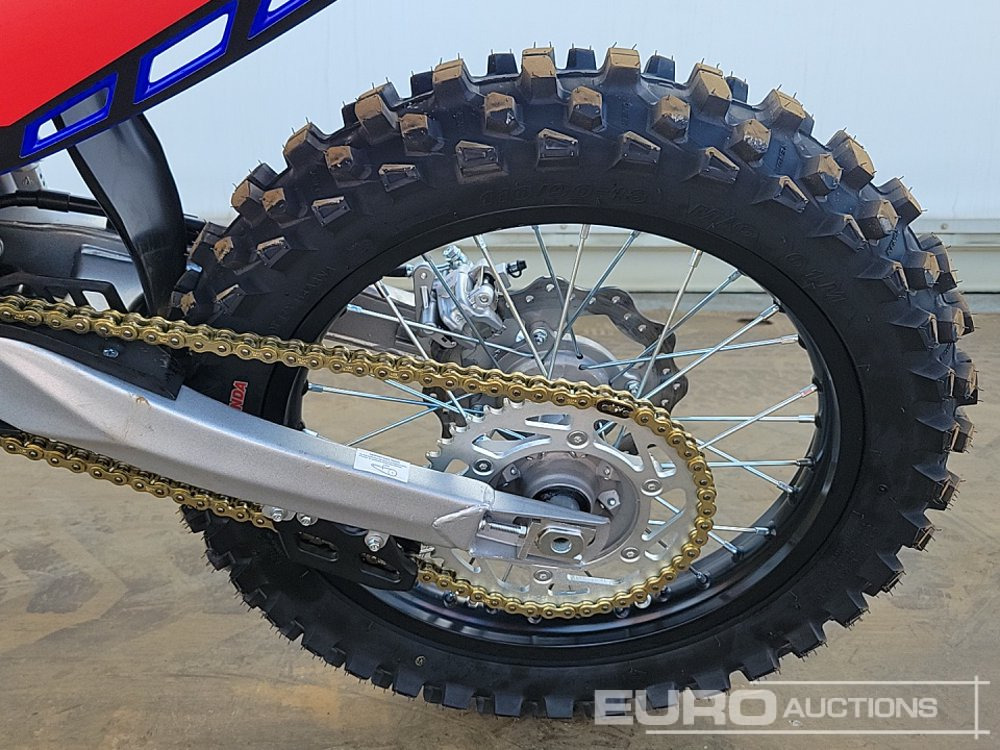 دراجة نارية Unused 2025 Apollo Thunder 250cc Motorcross Bike, 21" Front, 18" Rear Tyres, Electric Start, Air Cooled, Hydraulic Suspension, Disc Brakes, Lighting Kit (UNASSEMBLED): صورة 9 دراجة نارية Unused 2025 Apollo Thunder 250cc Motorcross Bike, 21" Front, 18" Rear Tyres, Electric Start, Air Cooled, Hydraulic Suspension, Disc Brakes, Lighting Kit (UNASSEMBLED): صورة 9