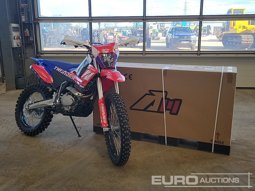 دراجة نارية Unused 2025 Apollo Thunder 250cc Motorcross Bike, 21" Front, 18" Rear Tyres, Electric Start, Air Cooled, Hydraulic Suspension, Disc Brakes, Lighting Kit (UNASSEMBLED): صورة 29 دراجة نارية Unused 2025 Apollo Thunder 250cc Motorcross Bike, 21" Front, 18" Rear Tyres, Electric Start, Air Cooled, Hydraulic Suspension, Disc Brakes, Lighting Kit (UNASSEMBLED): صورة 29