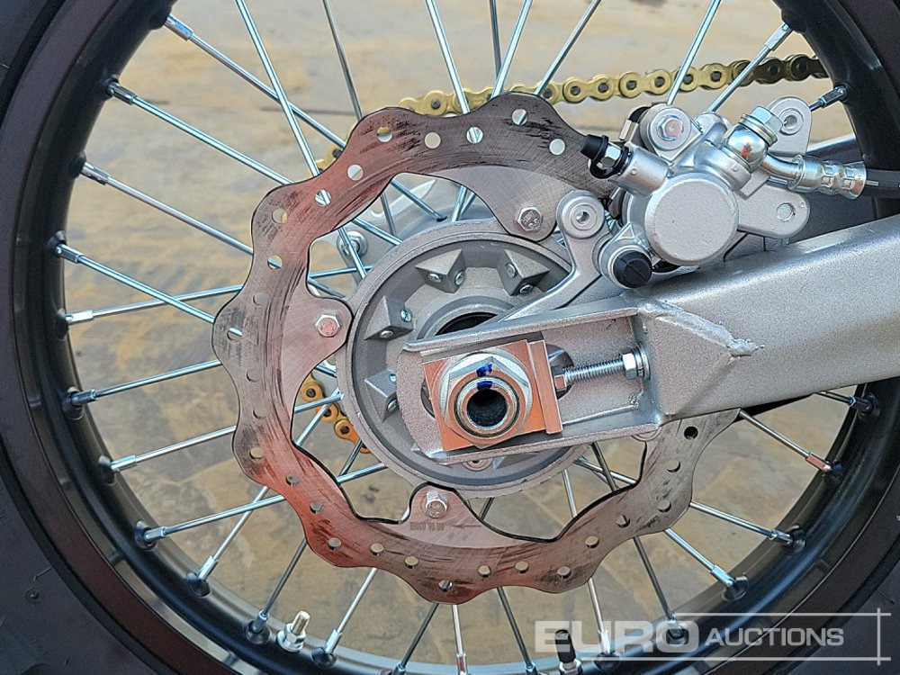 دراجة نارية Unused 2025 Apollo Thunder 250cc Motorcross Bike, 21" Front, 18" Rear Tyres, Electric Start, Air Cooled, Hydraulic Suspension, Disc Brakes, Lighting Kit (UNASSEMBLED): صورة 20 دراجة نارية Unused 2025 Apollo Thunder 250cc Motorcross Bike, 21" Front, 18" Rear Tyres, Electric Start, Air Cooled, Hydraulic Suspension, Disc Brakes, Lighting Kit (UNASSEMBLED): صورة 20