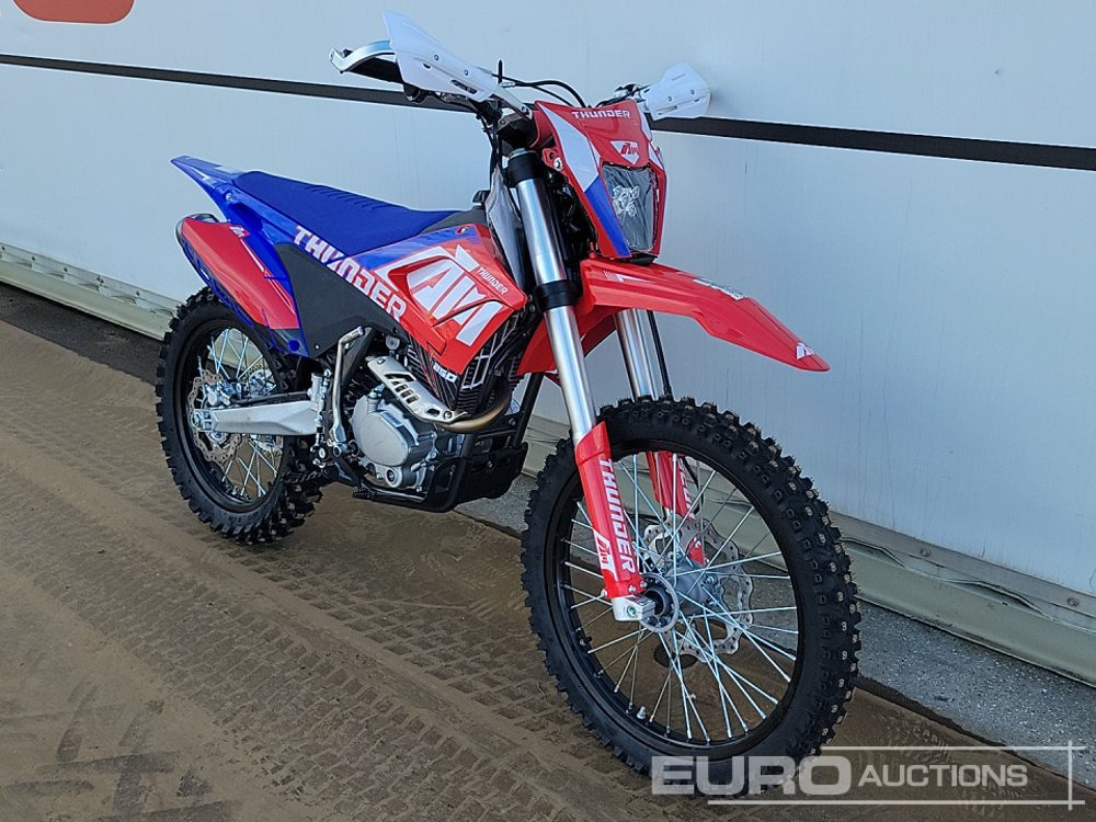 دراجة نارية Unused 2025 Apollo Thunder 250cc Motorcross Bike, 21" Front, 18" Rear Tyres, Electric Start, Air Cooled, Hydraulic Suspension, Disc Brakes, Lighting Kit (UNASSEMBLED): صورة 6 دراجة نارية Unused 2025 Apollo Thunder 250cc Motorcross Bike, 21" Front, 18" Rear Tyres, Electric Start, Air Cooled, Hydraulic Suspension, Disc Brakes, Lighting Kit (UNASSEMBLED): صورة 6