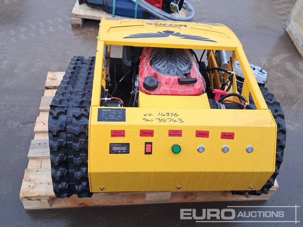 Unused 2025 Salini RC-900 Radio Controlled Tracked Lawnmower (Controls in Office) - جزازة أعشاب الحدائق: صورة 4 Unused 2025 Salini RC-900 Radio Controlled Tracked Lawnmower (Controls in Office) - جزازة أعشاب الحدائق: صورة 4