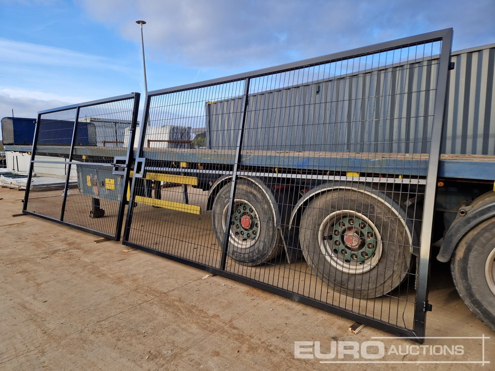Unused 4m x 2.3m Heavy Duty Galvanized Powder Coated Gate (2 of), 100mm x 100mm Post (2 of), Assembly Kit (Black) - معدات البناء: صورة 1 Unused 4m x 2.3m Heavy Duty Galvanized Powder Coated Gate (2 of), 100mm x 100mm Post (2 of), Assembly Kit (Black) - معدات البناء: صورة 1