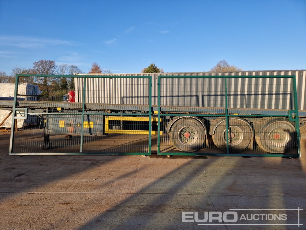 Unused 4m x 2.3m Heavy Duty Galvanized Powder Coated Gate (2 of), 100mm x 100mm Post (2 of), Assembly Kit (Green) - معدات البناء: صورة 2 Unused 4m x 2.3m Heavy Duty Galvanized Powder Coated Gate (2 of), 100mm x 100mm Post (2 of), Assembly Kit (Green) - معدات البناء: صورة 2