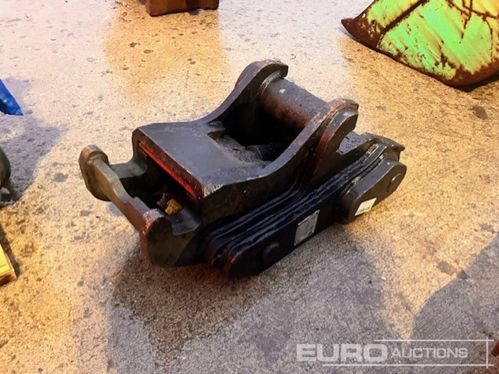 Unused CAT Hydraulic Double Lock QH 50mm Pin to suit 6-8 Ton Excavator - قارنة توصيل هيدروليكي: صورة 5 Unused CAT Hydraulic Double Lock QH 50mm Pin to suit 6-8 Ton Excavator - قارنة توصيل هيدروليكي: صورة 5