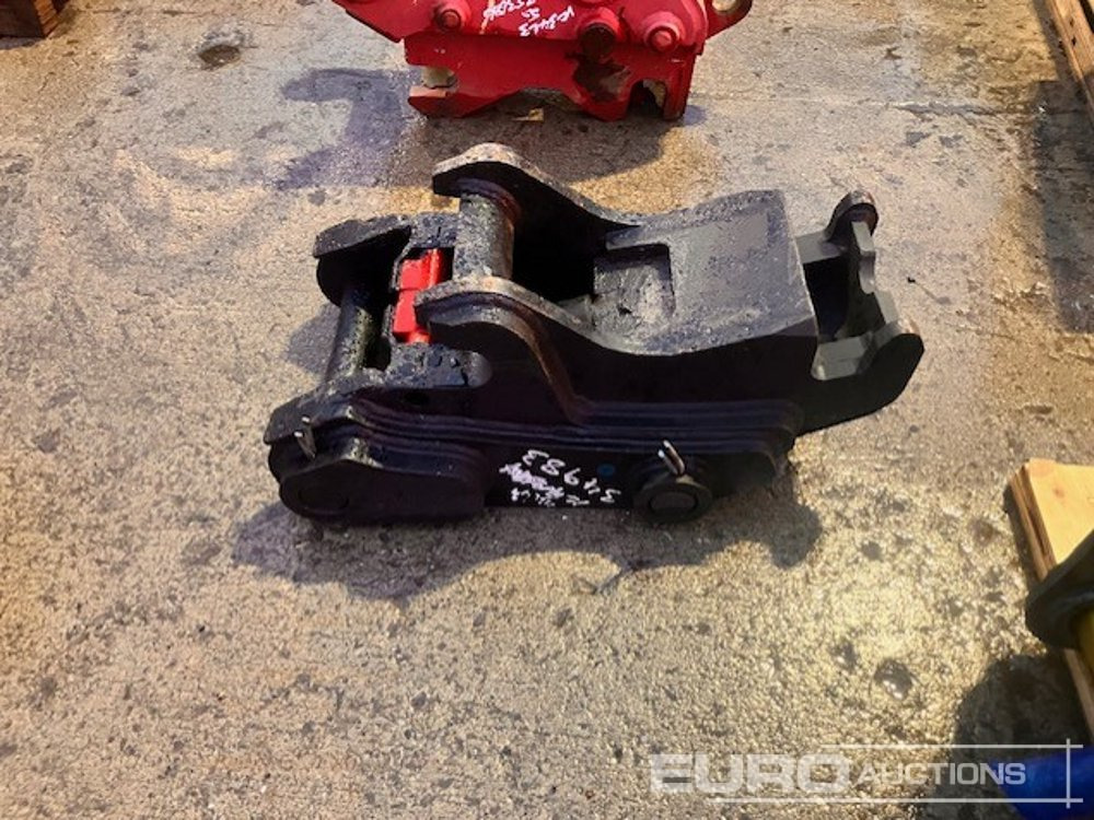 Unused CAT Hydraulic Double Lock QH 50mm Pin to suit 6-8 Ton Excavator - قارنة توصيل هيدروليكي: صورة 2 Unused CAT Hydraulic Double Lock QH 50mm Pin to suit 6-8 Ton Excavator - قارنة توصيل هيدروليكي: صورة 2