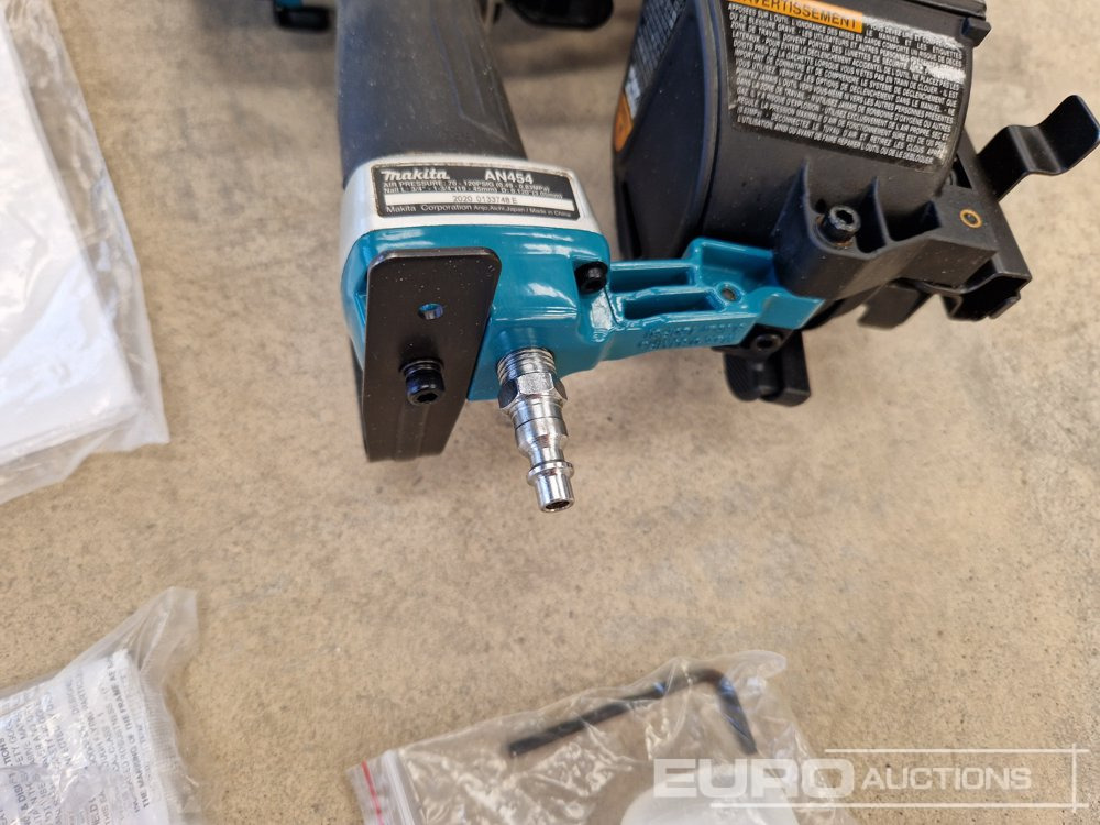 معدات الورش Unused Makita AN454  Pneumatic Nailer (Body Only): صورة 7