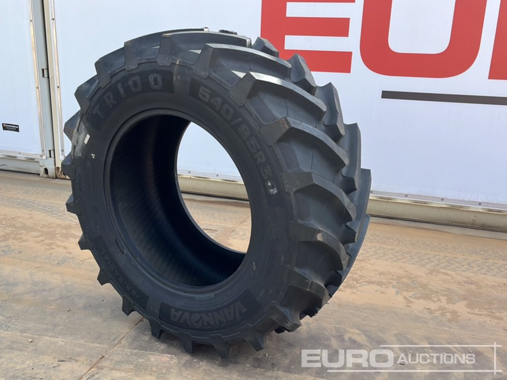 Unused Vannova 540/65R30-150 R1W Tyre (2 of) - الآلات الزراعية: صورة 1 Unused Vannova 540/65R30-150 R1W Tyre (2 of) - الآلات الزراعية: صورة 1
