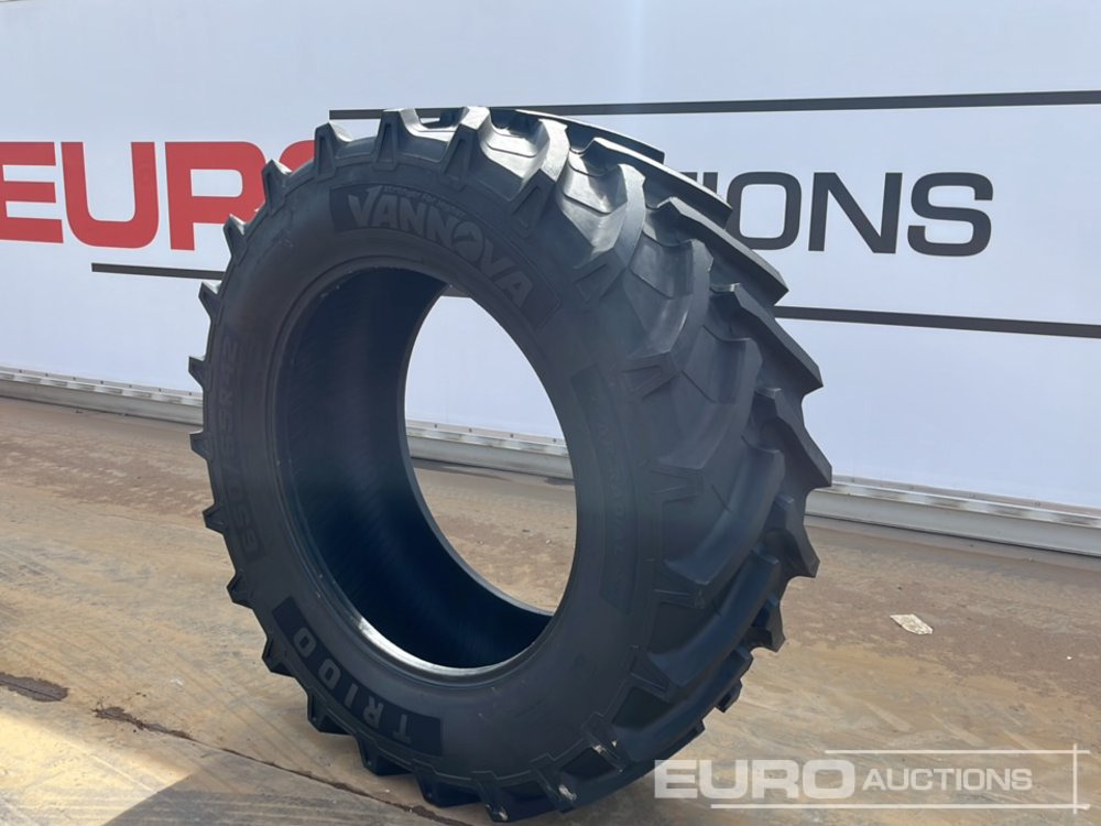 Unused Vannova 650/65R42-170 R1W Tyre (2 of) - الآلات الزراعية: صورة 1 Unused Vannova 650/65R42-170 R1W Tyre (2 of) - الآلات الزراعية: صورة 1