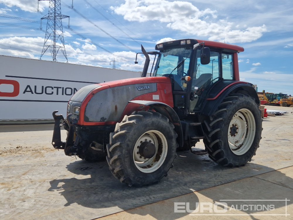 Valtra T151 - جرار: صورة 1 Valtra T151 - جرار: صورة 1