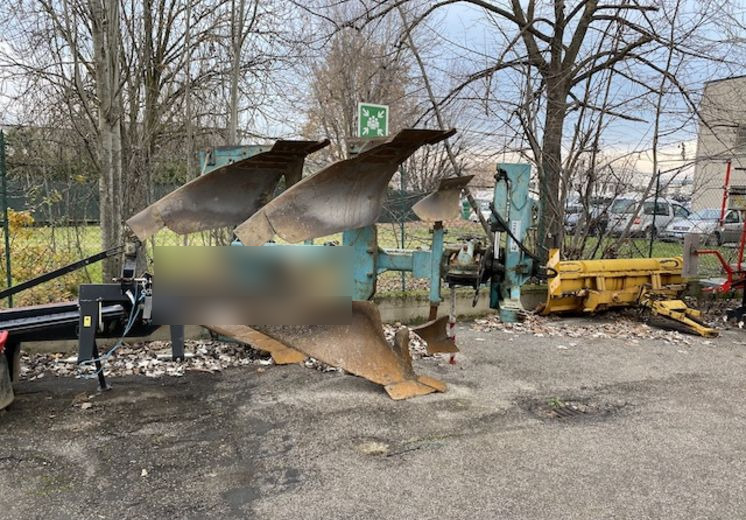 Aratro usato Nuova Comas - محراث: صورة 1 Aratro usato Nuova Comas - محراث: صورة 1