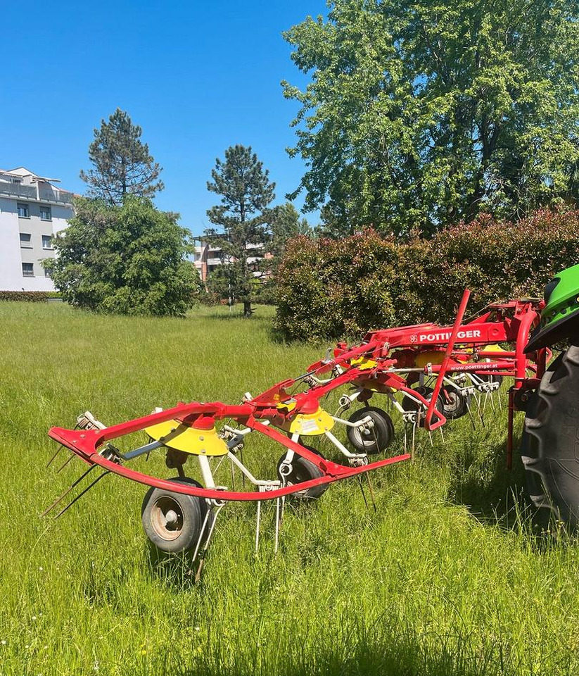 Voltafieno usato Pottinger Hit 690 N - آلة تيبيس العشب/ آلة جمع العشب: صورة 1 Voltafieno usato Pottinger Hit 690 N - آلة تيبيس العشب/ آلة جمع العشب: صورة 1