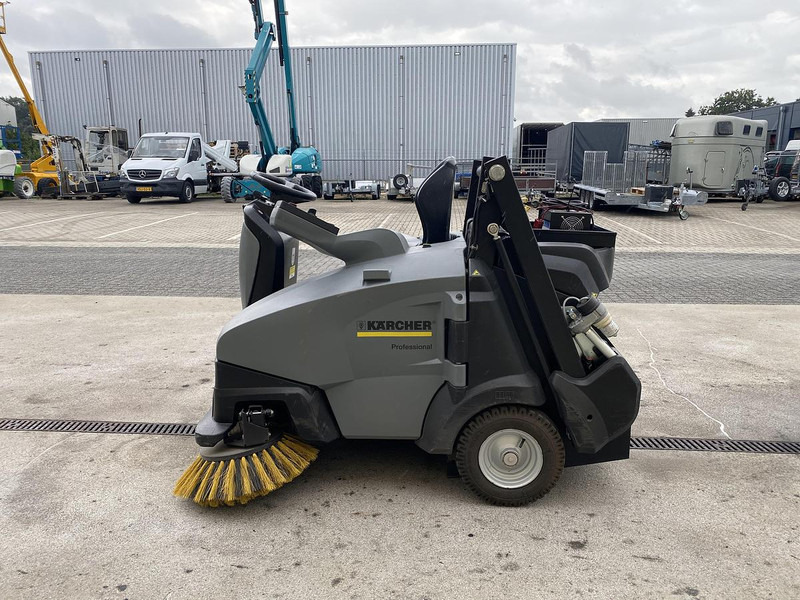 Kärcher KM 105/110 R Bp, Veegmachine, hoogkieper - سياره كنس شوارع: صورة 5 Kärcher KM 105/110 R Bp, Veegmachine, hoogkieper - سياره كنس شوارع: صورة 5