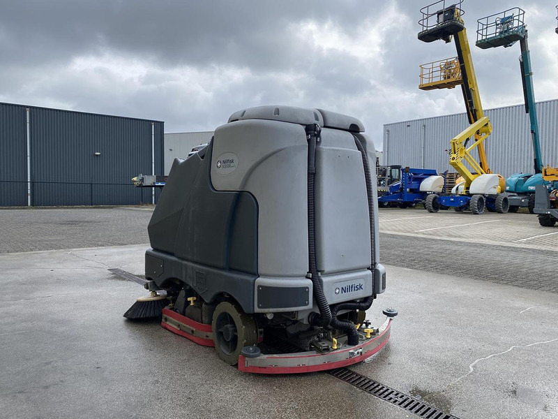 Nilfisk SC6500 1100C, Veeg- Schrobmachine - ماكينة فرك وتجفيف: صورة 4 Nilfisk SC6500 1100C, Veeg- Schrobmachine - ماكينة فرك وتجفيف: صورة 4