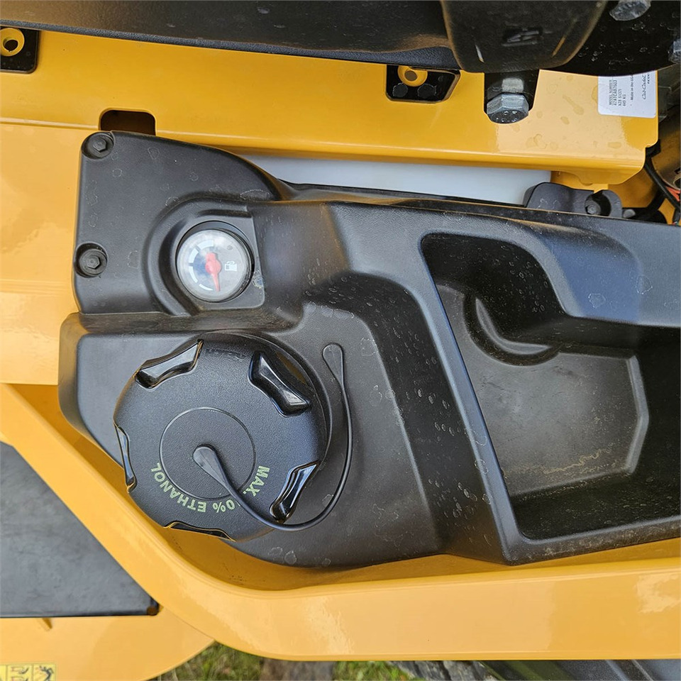 جزازة أعشاب الحدائق ABC Cub Cadet XZ8 Zero Turn: صورة 13