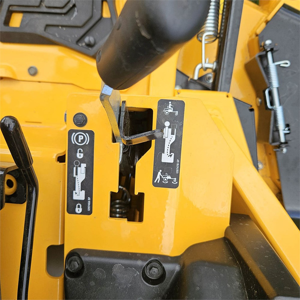 جزازة أعشاب الحدائق ABC Cub Cadet XZ8 Zero Turn: صورة 9