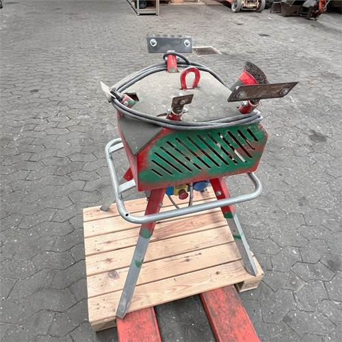 ABC Puliscimattoni - آلة أسفلت: صورة 3 ABC Puliscimattoni - آلة أسفلت: صورة 3