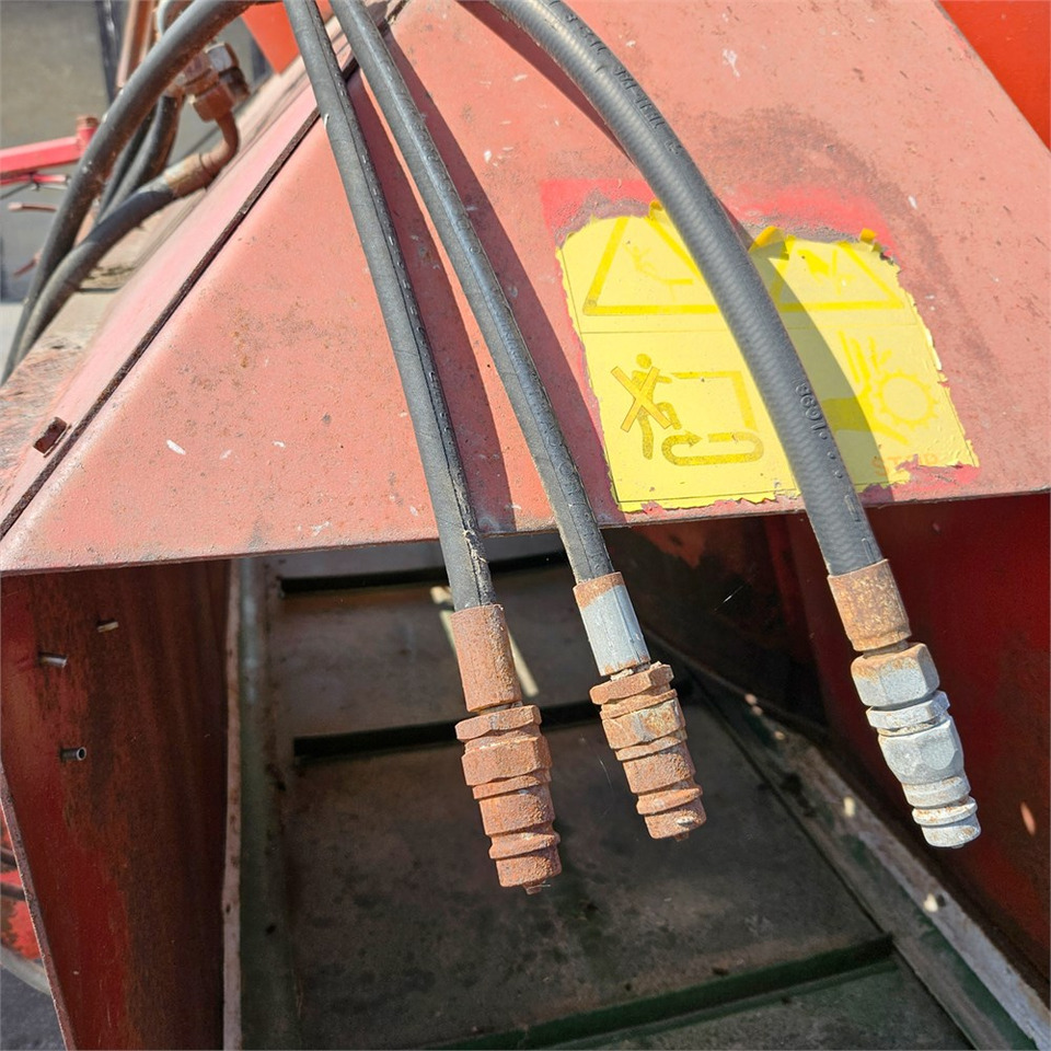 عربة خلط الأعلاف ABC SM10: صورة 11