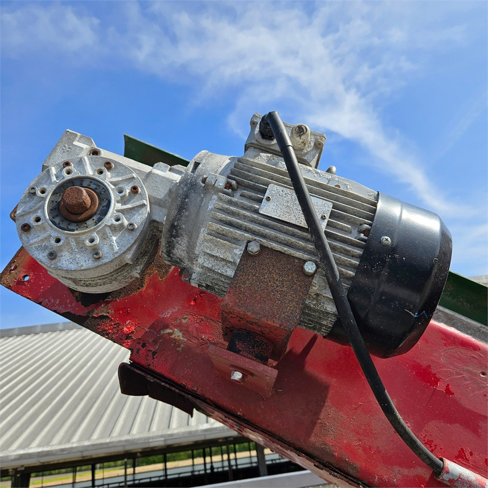 عربة خلط الأعلاف ABC SM10: صورة 10