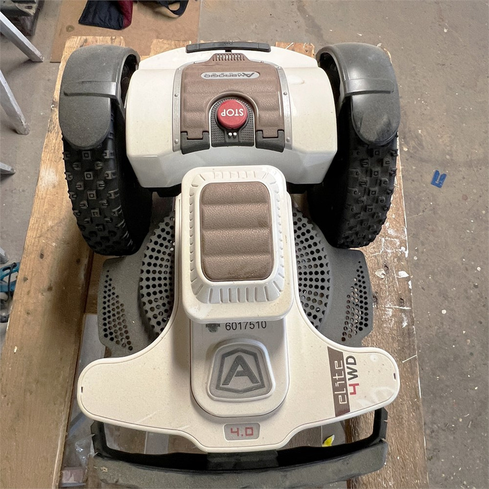 Ambrogio 4.0 Elite Premium 4 wd - جزازة أعشاب الحدائق: صورة 4 Ambrogio 4.0 Elite Premium 4 wd - جزازة أعشاب الحدائق: صورة 4