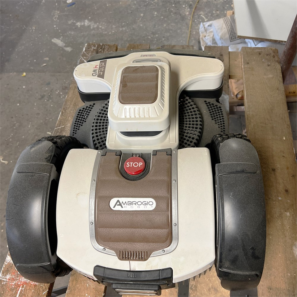 Ambrogio 4.0 Elite Premium 4 wd - جزازة أعشاب الحدائق: صورة 2 Ambrogio 4.0 Elite Premium 4 wd - جزازة أعشاب الحدائق: صورة 2