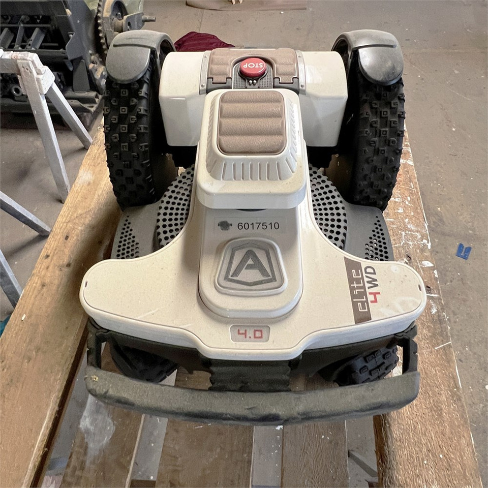 Ambrogio 4.0 Elite Premium 4 wd - جزازة أعشاب الحدائق: صورة 3 Ambrogio 4.0 Elite Premium 4 wd - جزازة أعشاب الحدائق: صورة 3